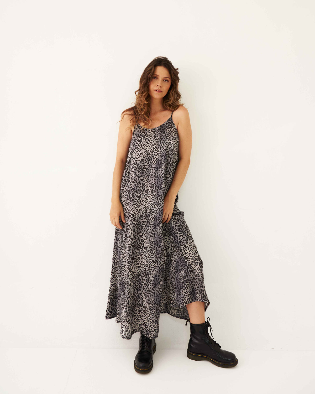 Vestido seda animal print gris